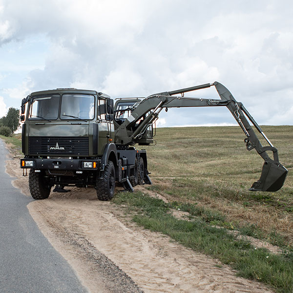 EW-25-M2 EXCAVATOR ON MAZ 6317F5 CHASSIS PRESENTED